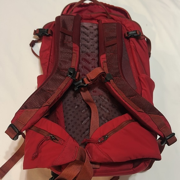 Patagonia Red Backpack Minimalist Design Durable Unisex - Picture 5 of 14
